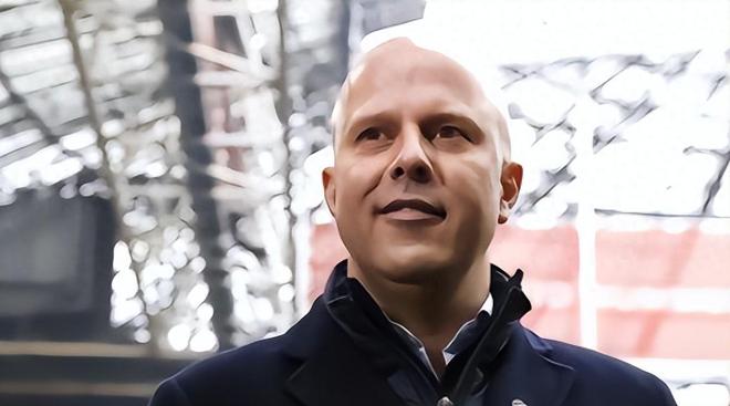 场定位更接 场定位更接